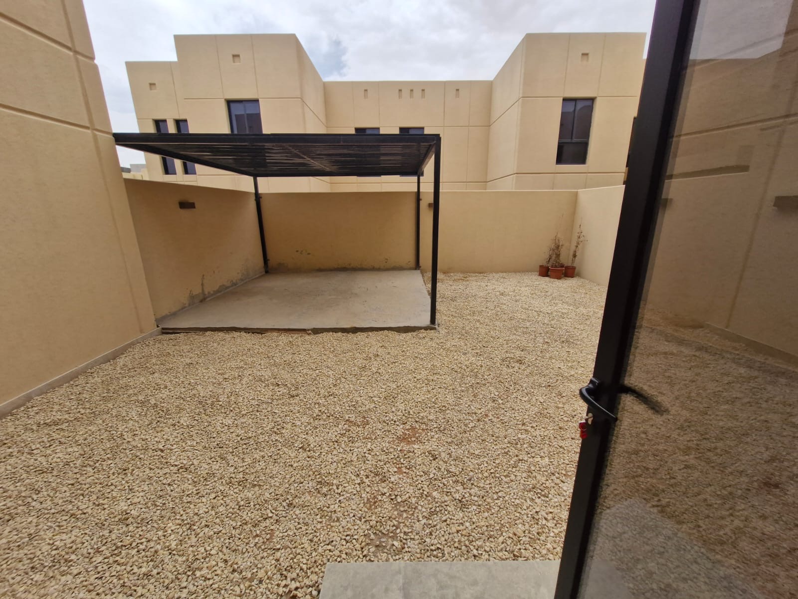 🏡 *Modern Townhouse fully furnished for Rent in Sedra (Roshn) – Stylish & Family-Friendly* 👨‍👩‍👧‍👦